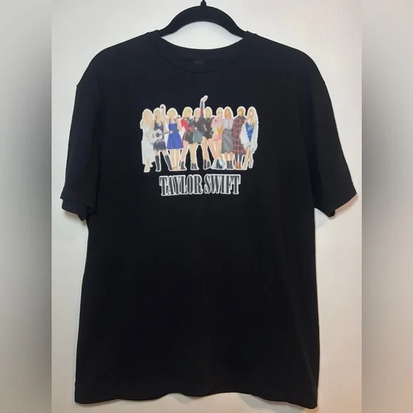 Taylor Swift Crewneck Black Short-Sleeve T-shirt Size Large, Unisex - Picture 1 of 6